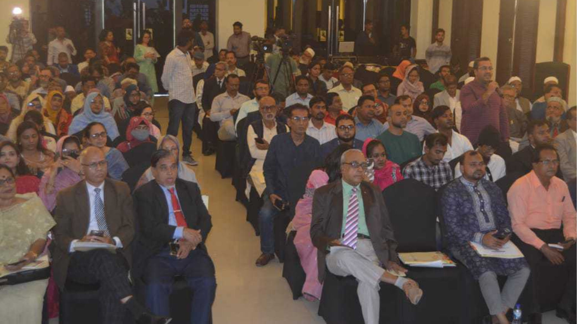 বাংলাদেশ ফুটবল দলকে প্রধান উপদেষ্টার অভিনন্দন